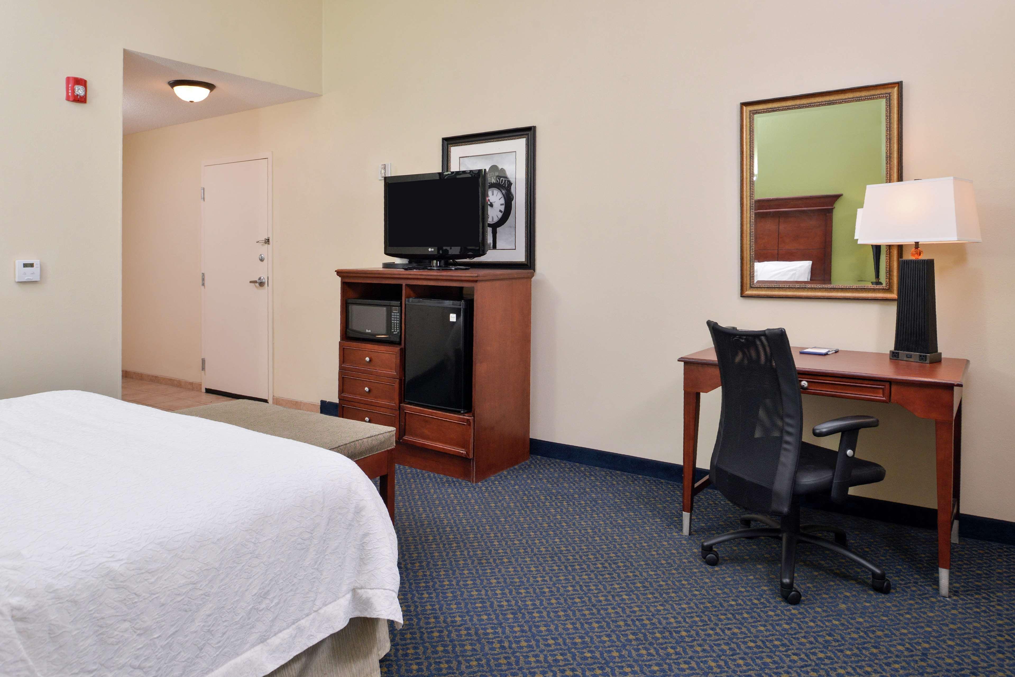 Hampton Inn Jackson-College Avenue Luaran gambar